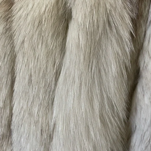 Vintage Cream Arctic Fox Fur Jacket with Quarter Length Sleeves and High Collar